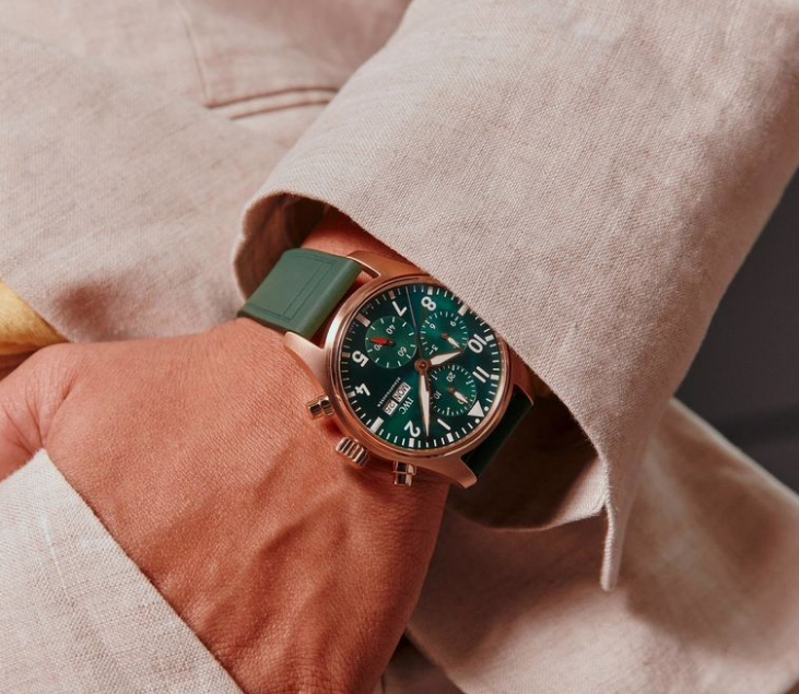 <b>萬國手表皮表帶上有水痕怎么清除？（皮帶水痕處理</b>