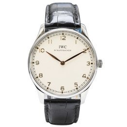 <b>該如何處理萬國手表走快的現象？</b>