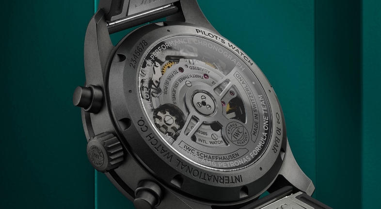 萬國飛行員系列高性能計時腕表（圖）