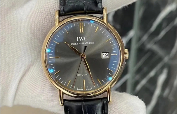 <b>萬國手表表盤生銹怎么辦?(表盤生銹維修方法)</b>